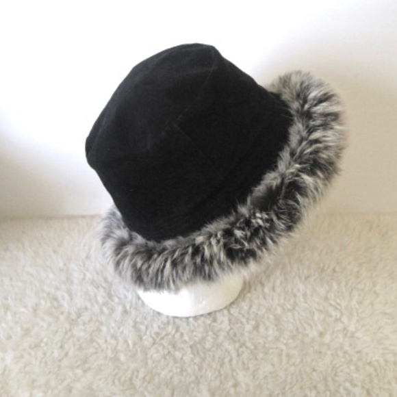 Vintage Danier Suede Bucket Hat With Fur Trim - Picture 4 of 11